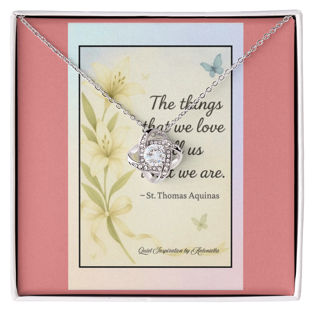 💛 Inspirational Catholic Love Knot Necklace – St. Thomas Aquinas Quote Jewelry, Christian Gift for Women, Faith Encouragement Necklace, Religious Keepsake Gift