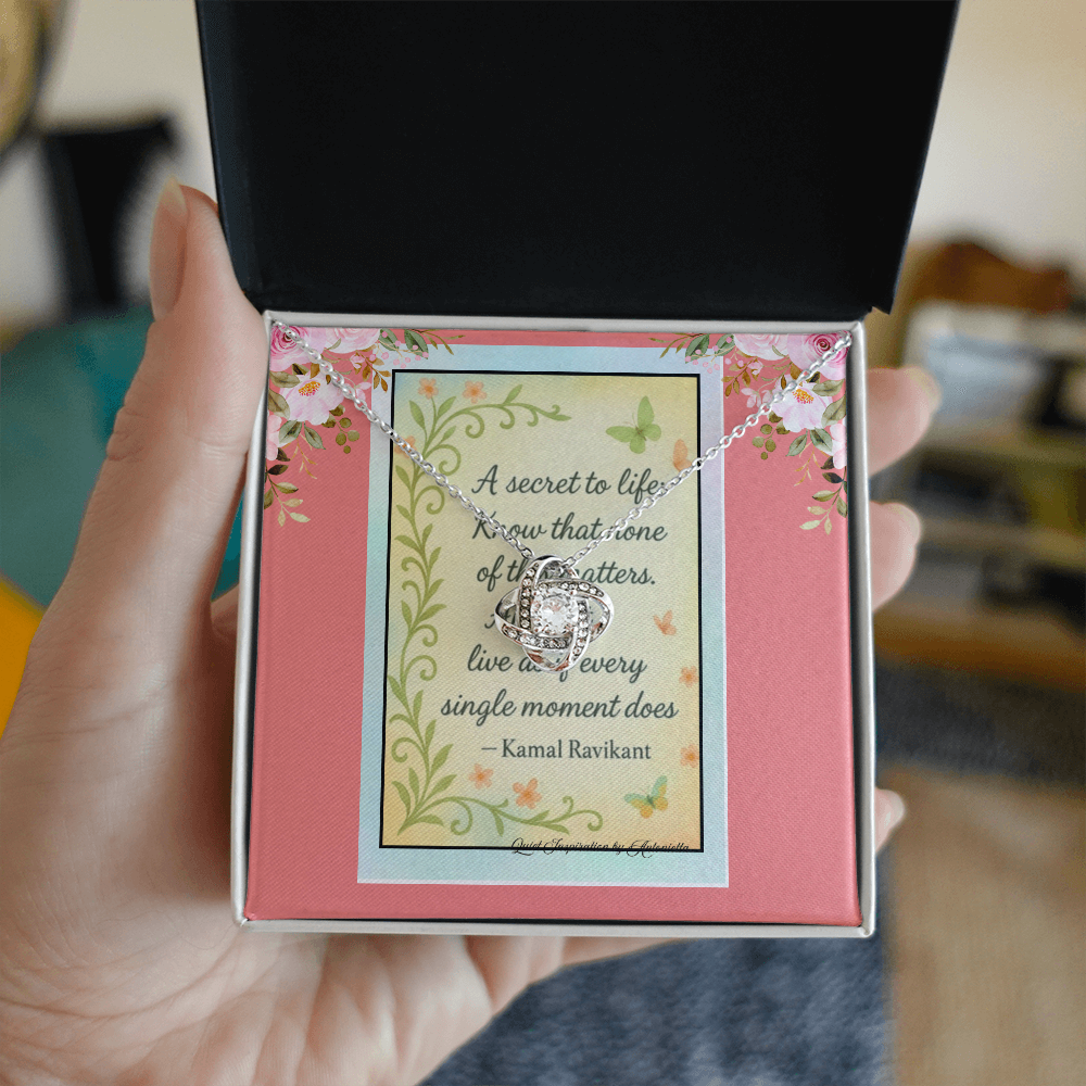 ✨ Secret to Life Love Knot Necklace – Inspirational Quote Jewelry Gift for Her, Motivational Keepsake, Meaningful Encouragement Gift, Elegant Floral Message Card
